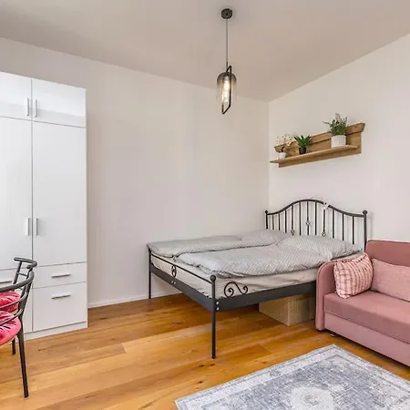 Cozy Quiet New Apartment In Karlin Square Prague Extérieur photo