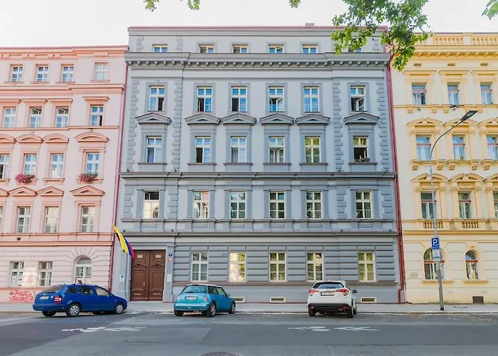 Cozy Quiet New Apartment In Karlin Square
